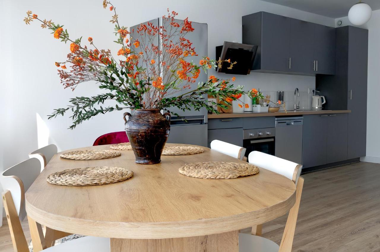 2 Spacieux Lit King Verdun Parking Gratuit Appartement *