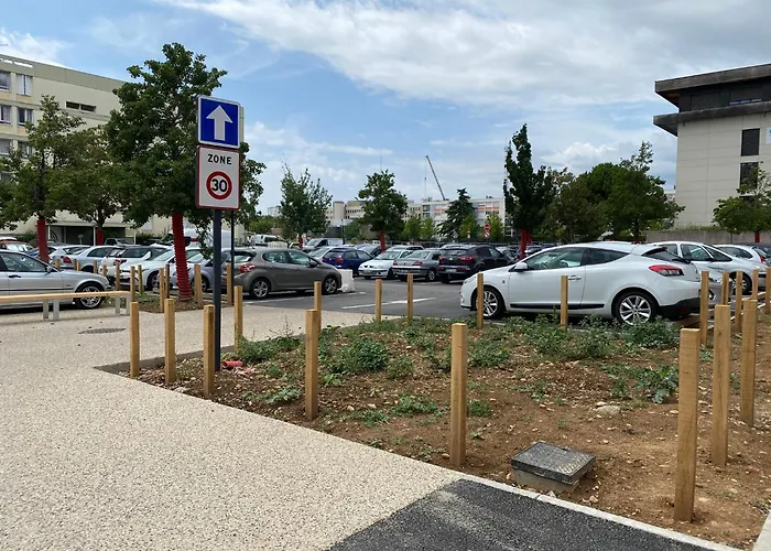 Logement 2 Chambres Spacieux Lit King Verdun Parking Gratuit
